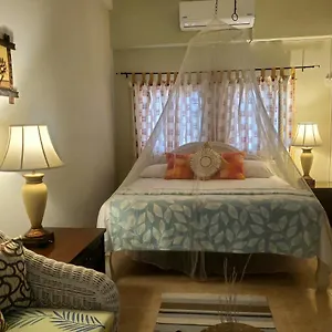  Apartment Sunbreeze - A Spacious, Homely Jamaica